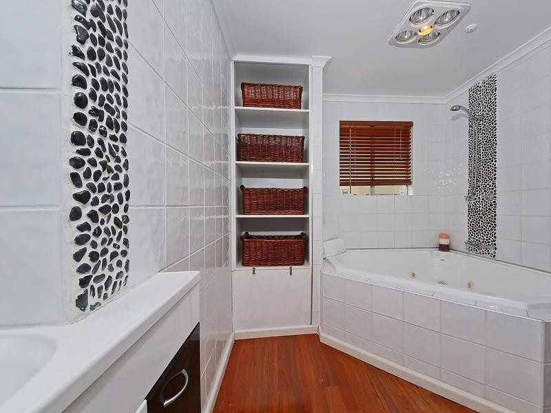 134 Alison Road, Carrara QLD 4211