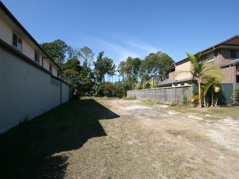 32 Royal Woods Drive, Robina QLD 4226