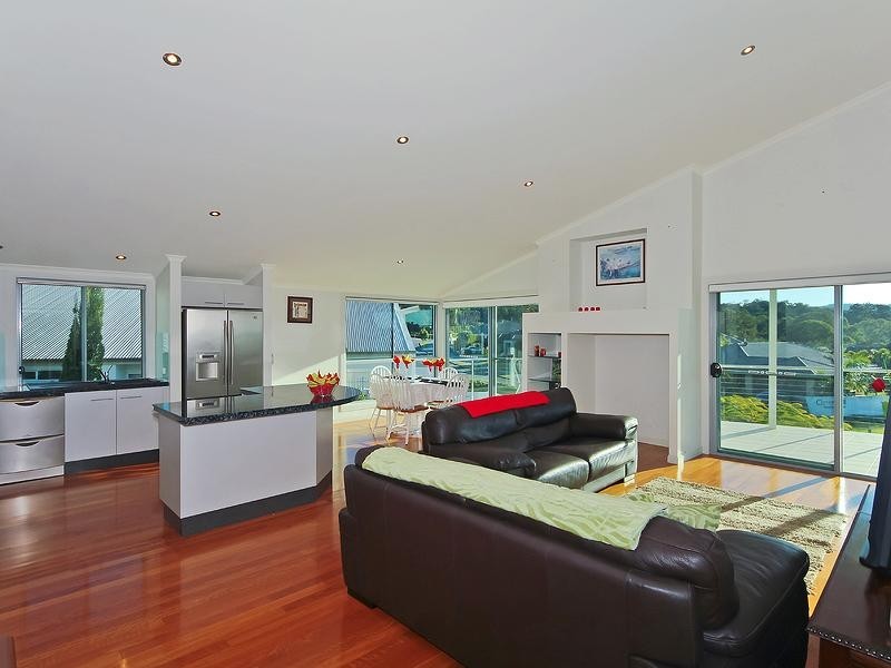 70 Clover Hill Drive, Mudgeeraba QLD 4213