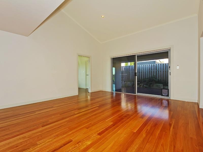 70 Clover Hill Drive, Mudgeeraba QLD 4213