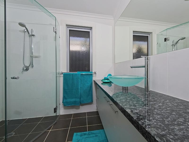 70 Clover Hill Drive, Mudgeeraba QLD 4213
