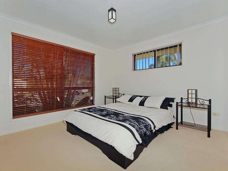 13 Marscay Avenue, Varsity Lakes QLD 4227