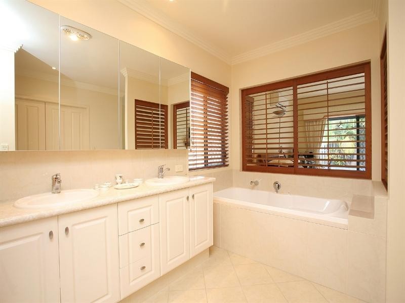 51 Lancewood Circuit, Robina QLD 4226