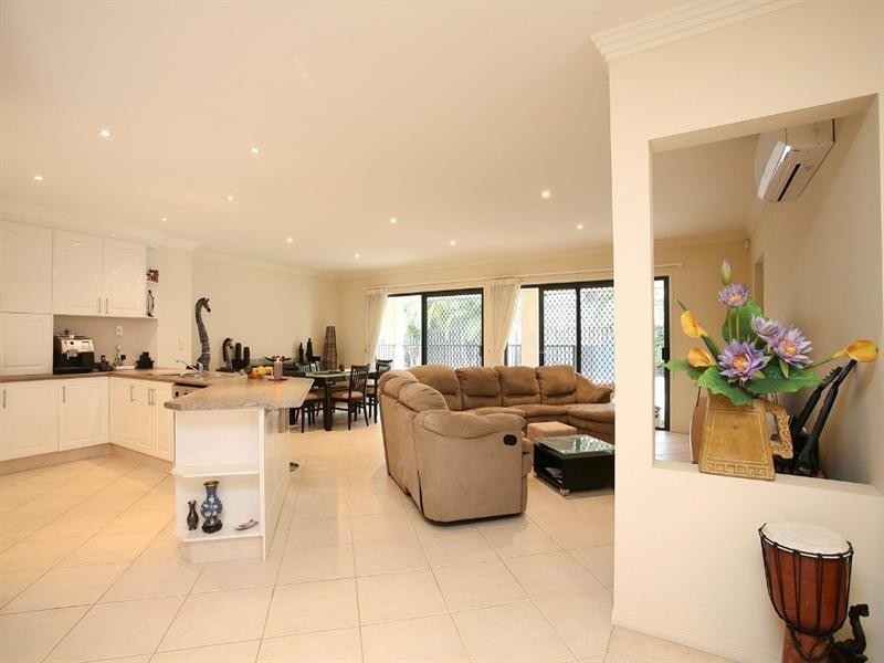 51 Lancewood Circuit, Robina QLD 4226