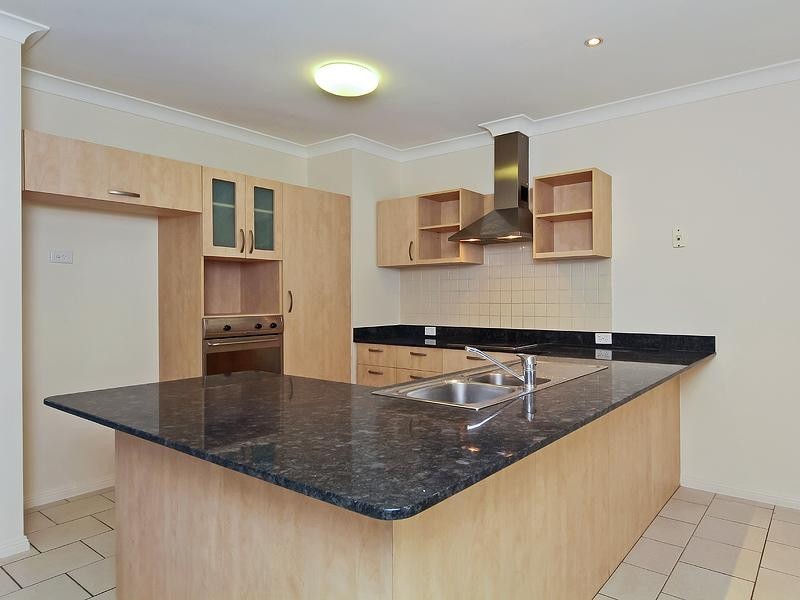 28 Peach Drive, Robina QLD 4226