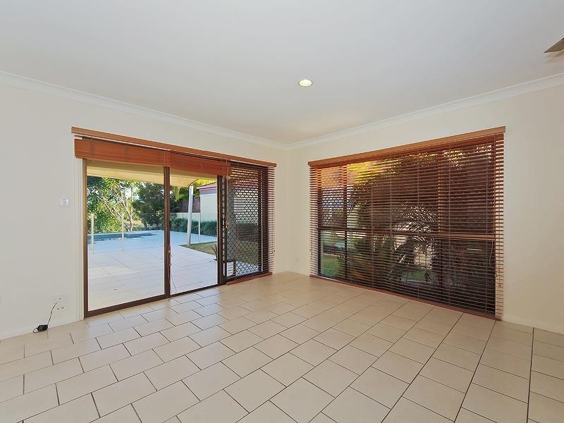 28 Peach Drive, Robina QLD 4226