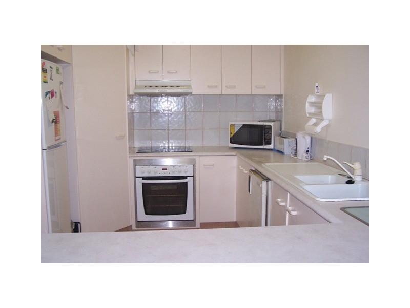 5 Valmai Court, Burleigh Waters QLD 4220