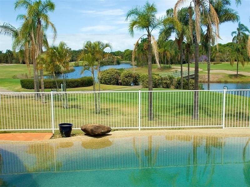 10 Meadowview Drive, Carrara QLD 4211