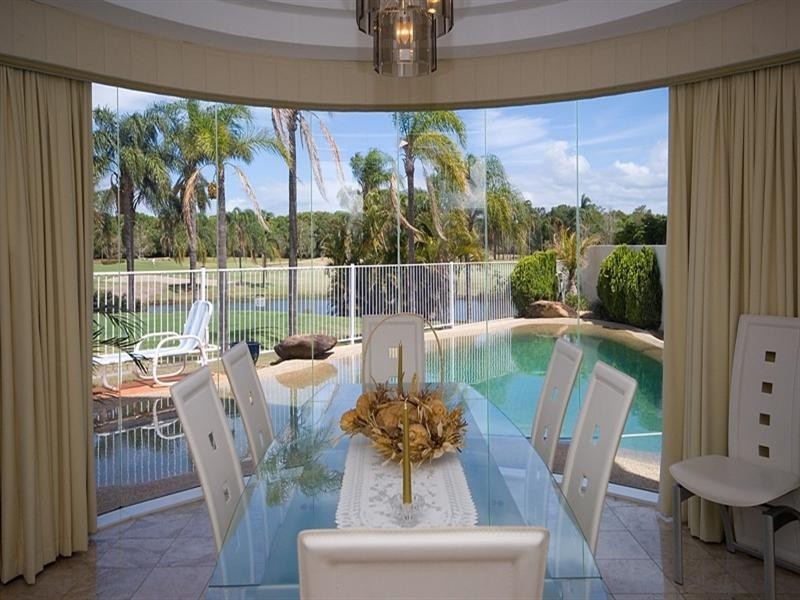 10 Meadowview Drive, Carrara QLD 4211