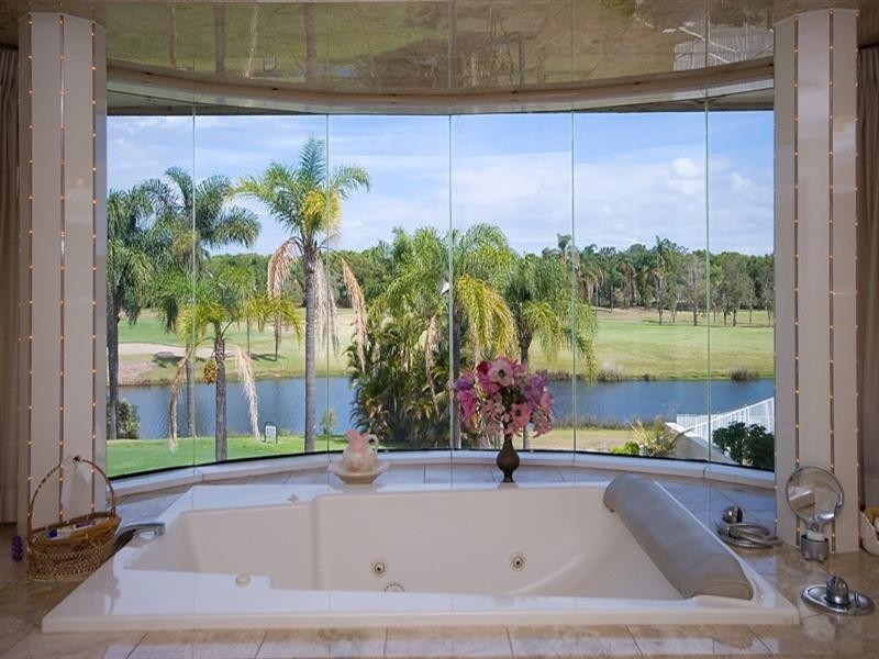 10 Meadowview Drive, Carrara QLD 4211