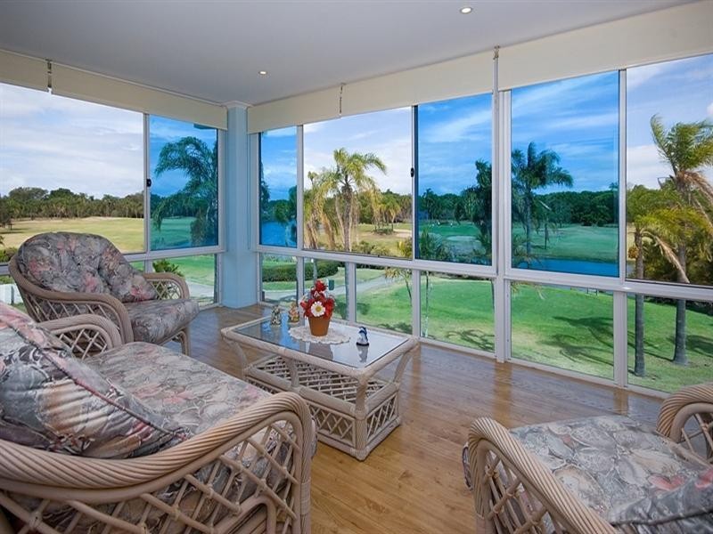 10 Meadowview Drive, Carrara QLD 4211