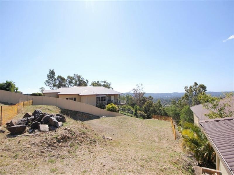 39 Tara Vista Boulevard, Highland Park QLD 4211