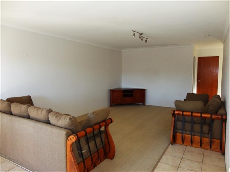 5/2 Rope Court, Mermaid Waters QLD 4218