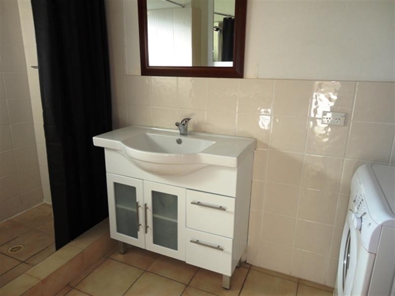 5/2 Rope Court, Mermaid Waters QLD 4218