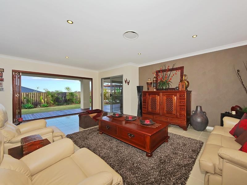 14 Saddle Back Street, Upper Coomera QLD 4209