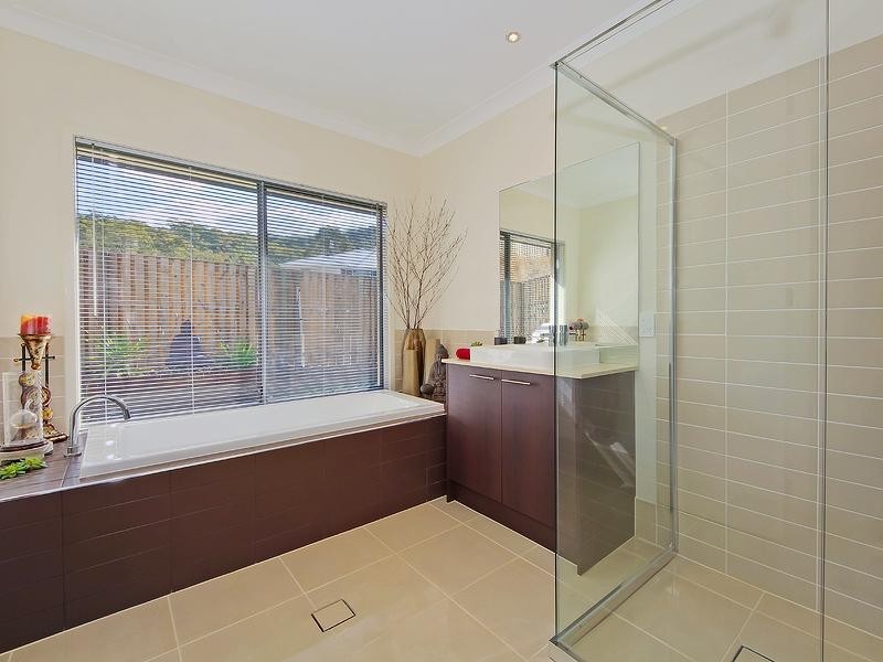 14 Saddle Back Street, Upper Coomera QLD 4209