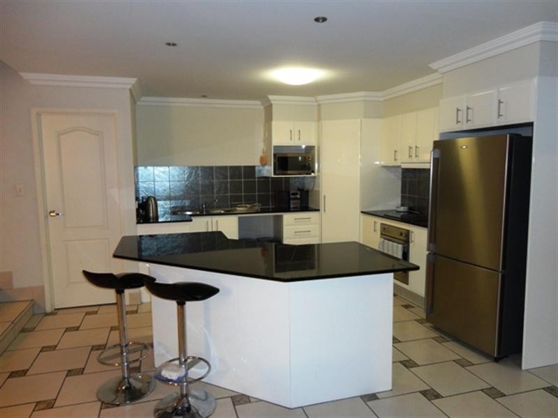 1/10 Mapleton Circuit, Varsity Lakes QLD 4227