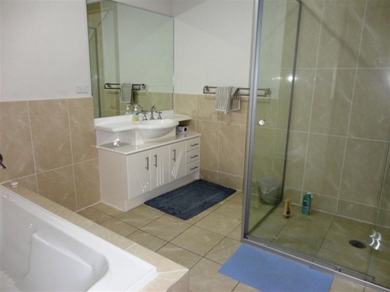 1/10 Mapleton Circuit, Varsity Lakes QLD 4227