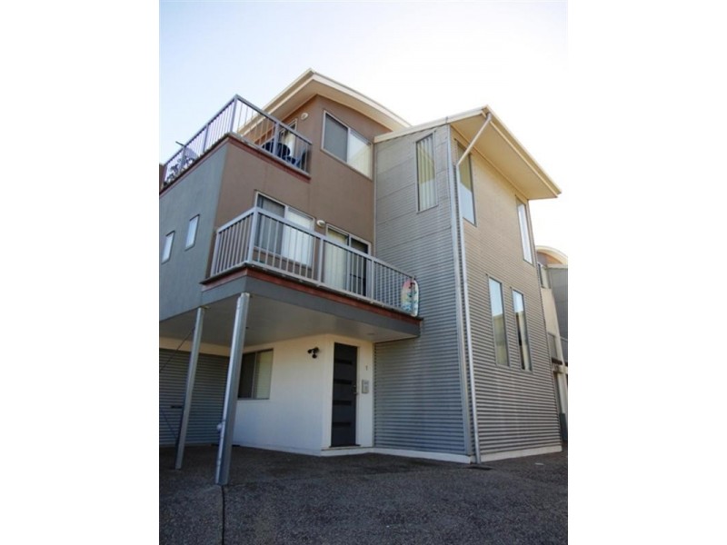 3/20 Tourangeau Crescent, Varsity Lakes QLD 4227