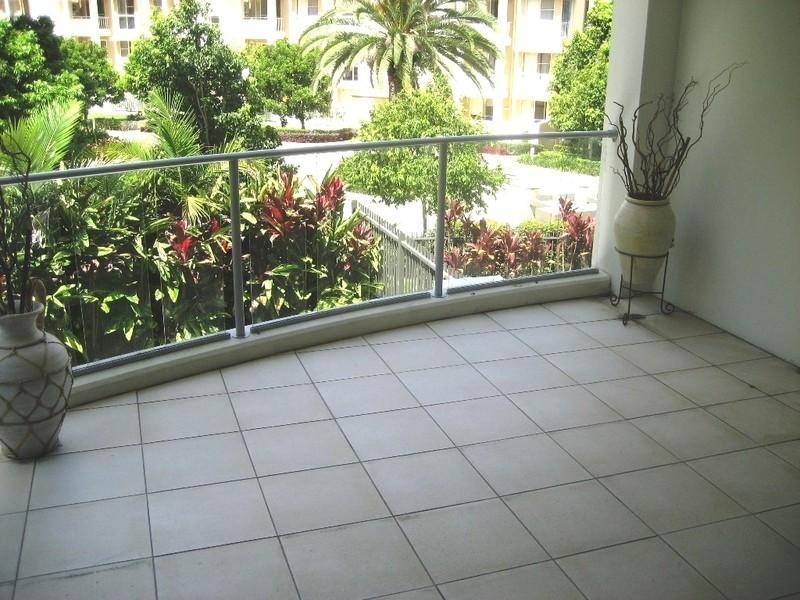 19/253 Varsity Parade, Varsity Lakes QLD 4227