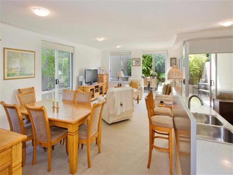 12 Executive Drive, Burleigh Waters QLD 4220