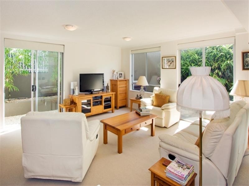 12 Executive Drive, Burleigh Waters QLD 4220