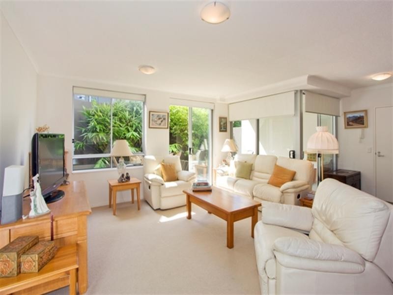 12 Executive Drive, Burleigh Waters QLD 4220