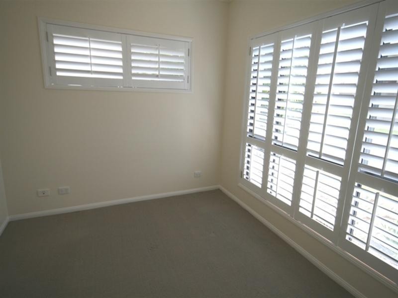 4 Duxton Drive, Varsity Lakes QLD 4227