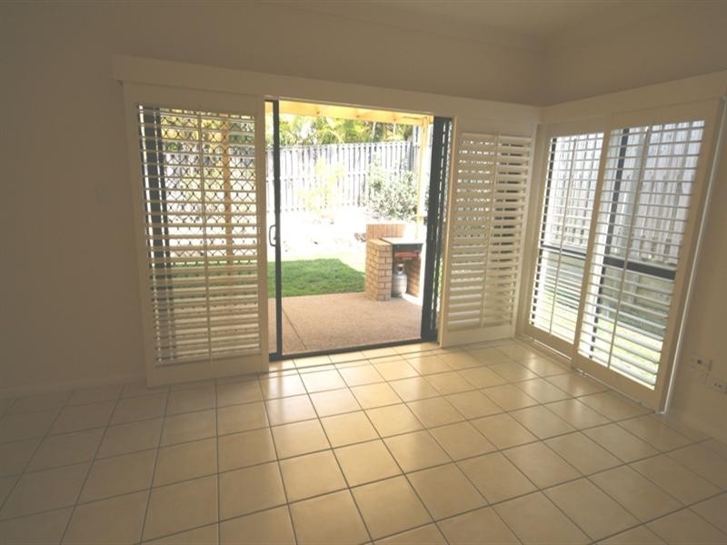 4 Duxton Drive, Varsity Lakes QLD 4227