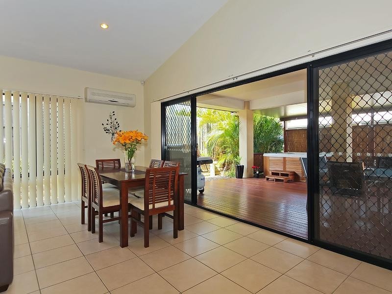 6 Entry Drive, Merrimac QLD 4226