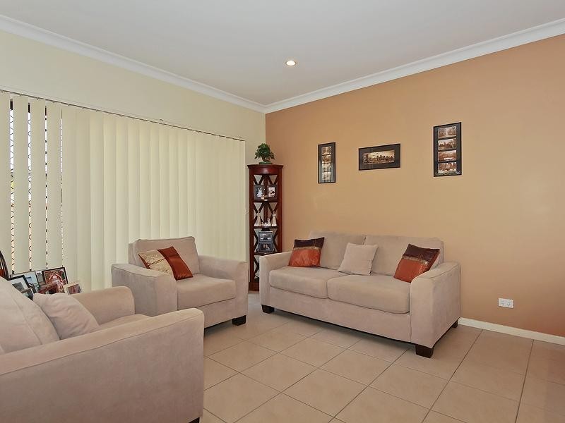 6 Entry Drive, Merrimac QLD 4226