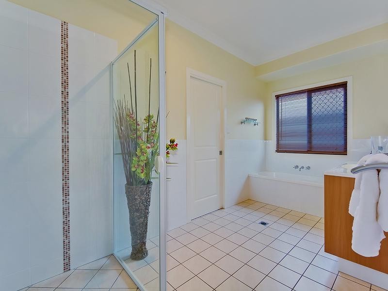 6 Entry Drive, Merrimac QLD 4226