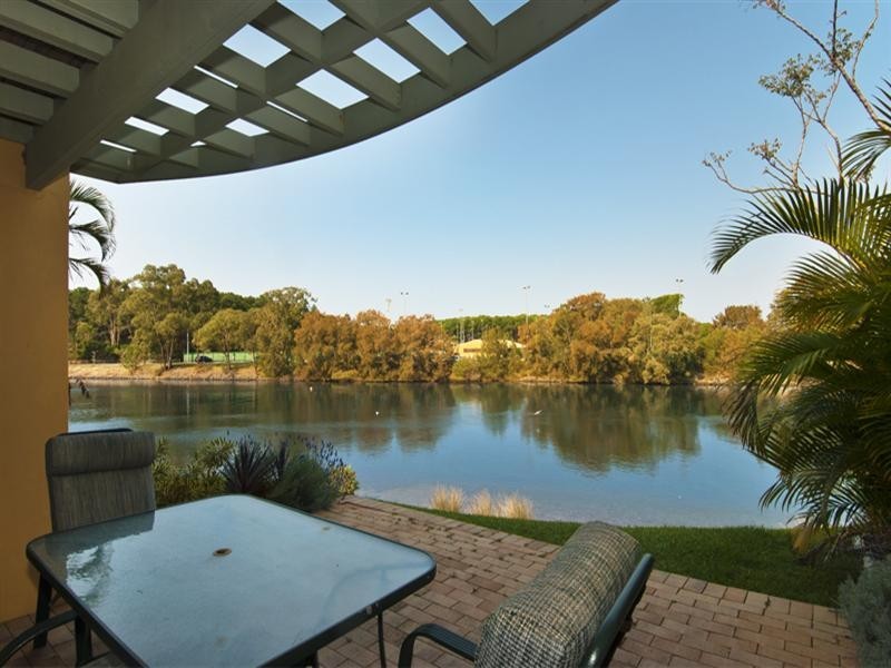 179/215 Cottesloe Drive, Mermaid Waters QLD 4218