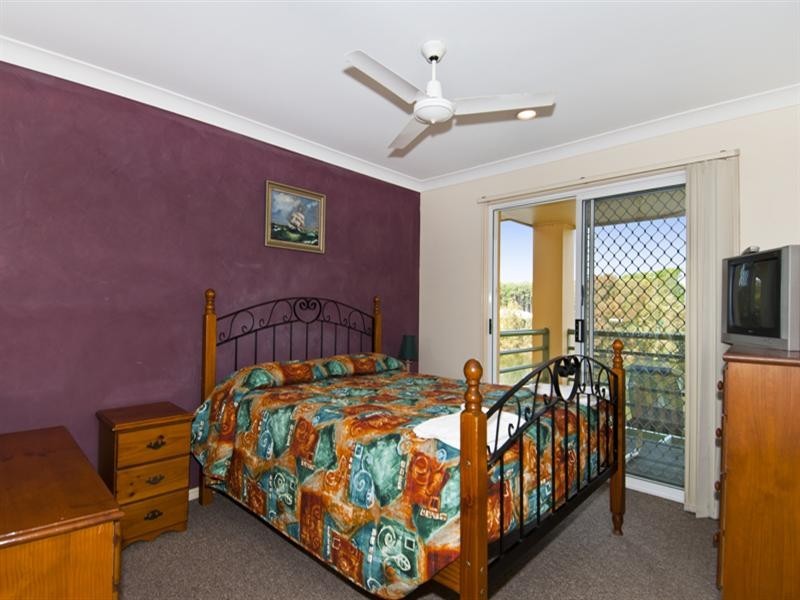 179/215 Cottesloe Drive, Mermaid Waters QLD 4218