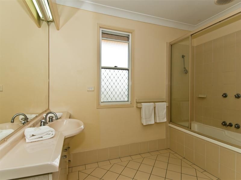 179/215 Cottesloe Drive, Mermaid Waters QLD 4218