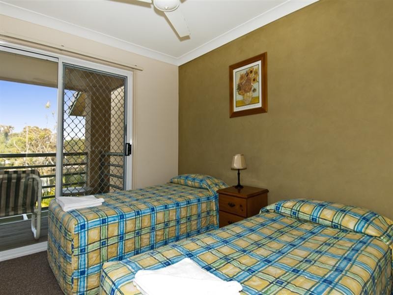 179/215 Cottesloe Drive, Mermaid Waters QLD 4218