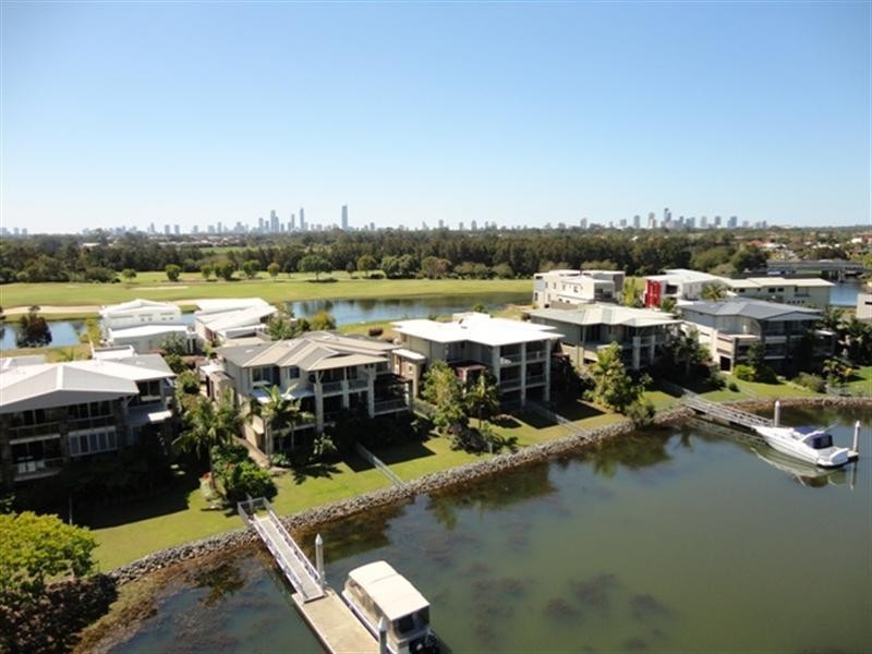 172/135 Lakelands Drive, Merrimac QLD 4226