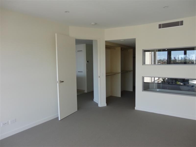 172/135 Lakelands Drive, Merrimac QLD 4226