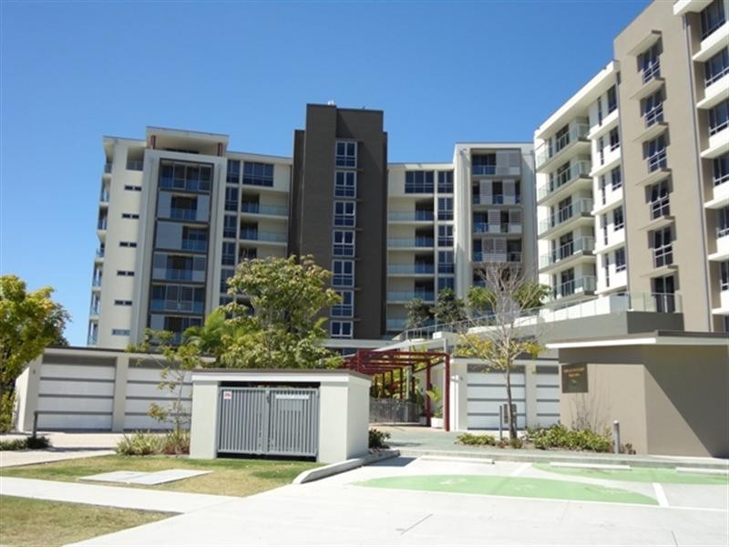 172/135 Lakelands Drive, Merrimac QLD 4226