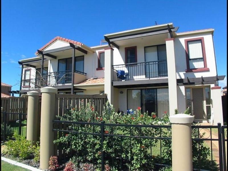 80/302 Christine Avenue, Varsity Lakes QLD 4227