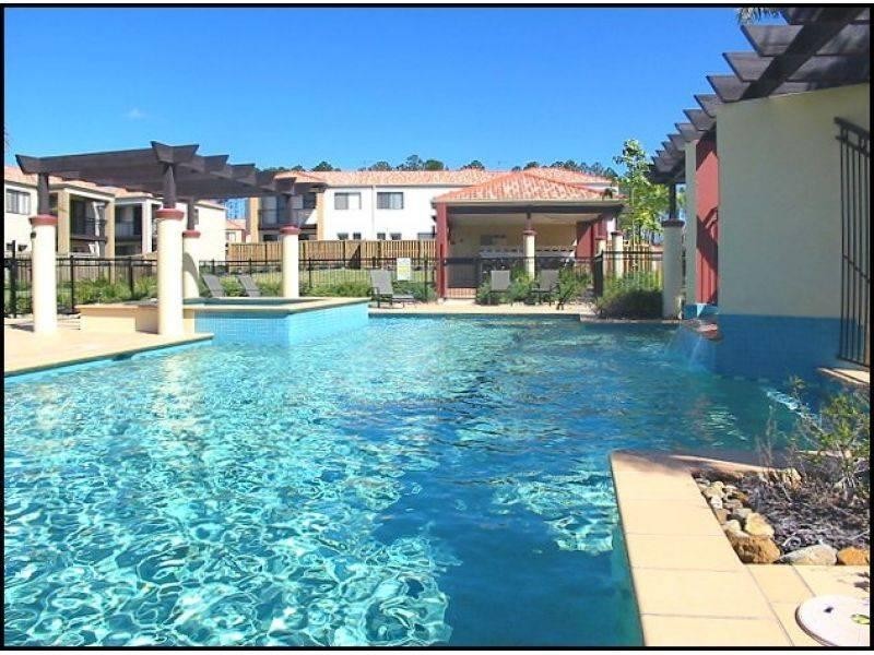 80/302 Christine Avenue, Varsity Lakes QLD 4227