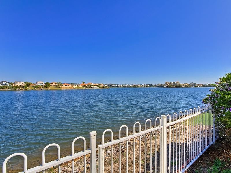 13 Notre Dame Court, Varsity Lakes QLD 4227