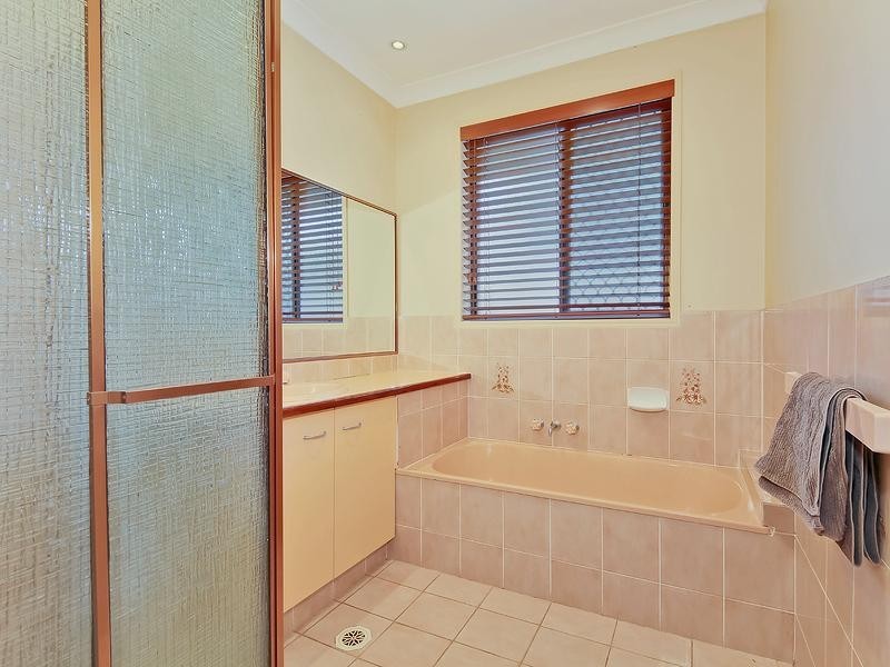 35 Madigan Road, Carrara QLD 4211