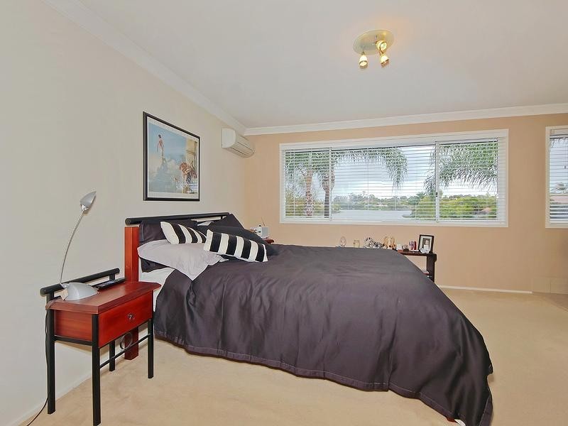 2/15 Dandenong Terrace, Robina QLD 4226