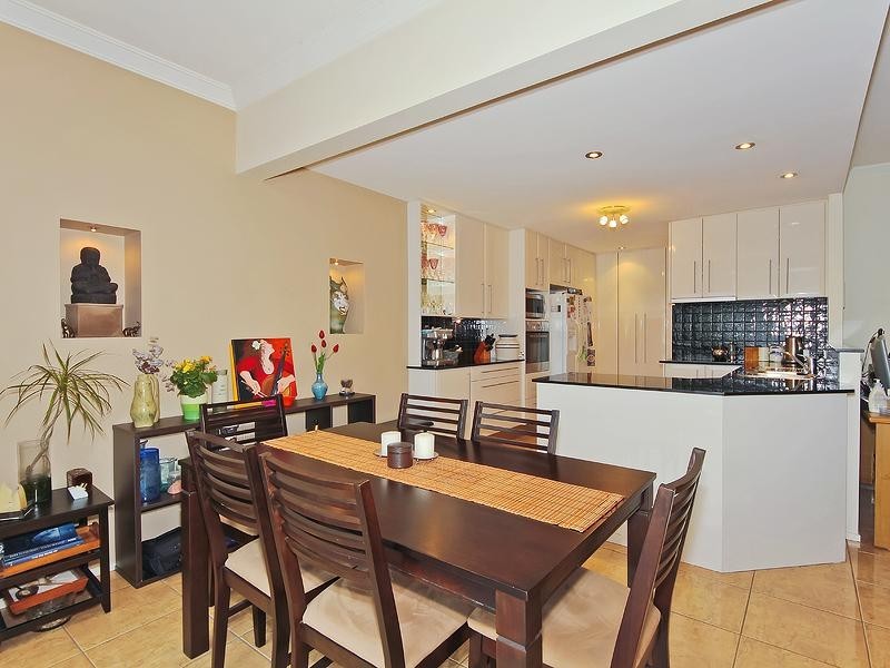 2/15 Dandenong Terrace, Robina QLD 4226