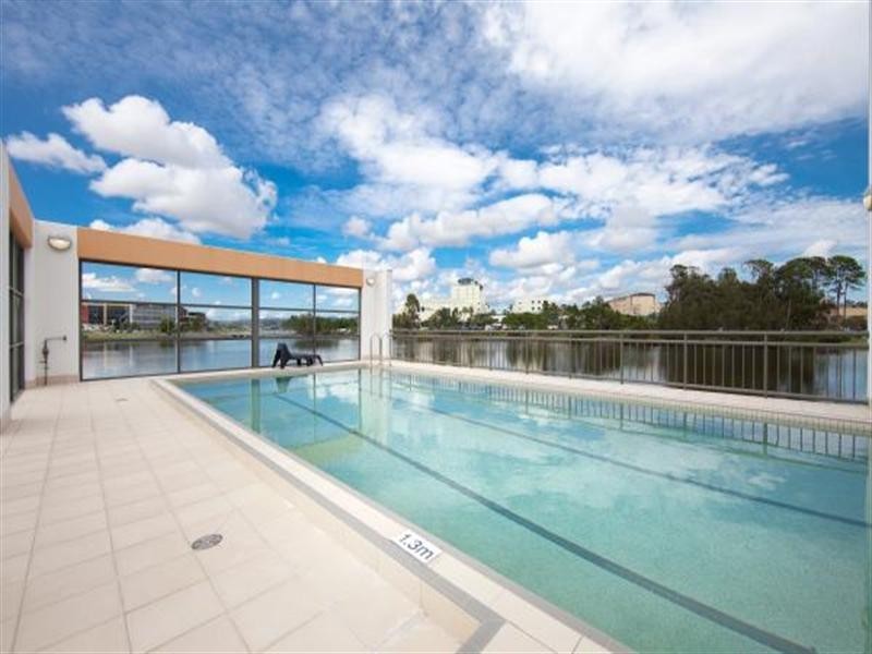 13/25 Lake Orr Drive, Robina QLD 4226