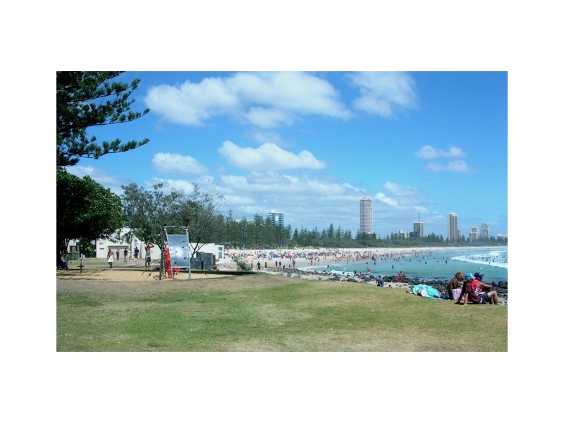 4 George Street E, Burleigh Heads QLD 4220