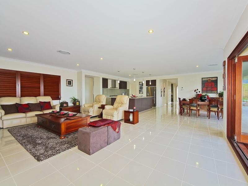 14 Saddle Back Street, Upper Coomera QLD 4209