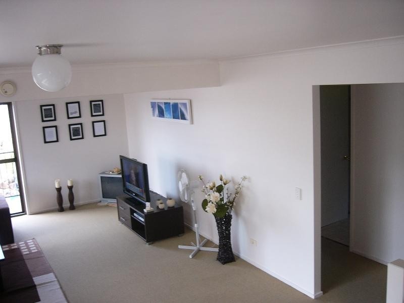 17 Swanbourne Way, Elanora QLD 4221