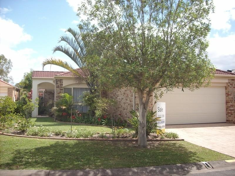 8 Hillsborough Close, Robina QLD 4226